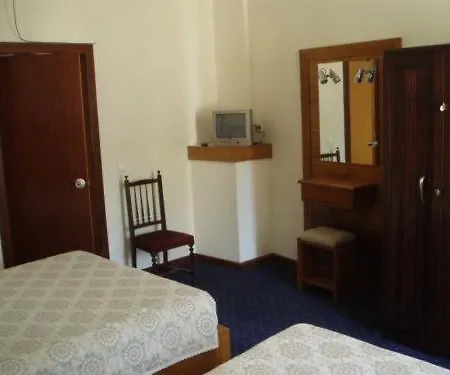 Pensao Lourenco 게스트하우스 3*