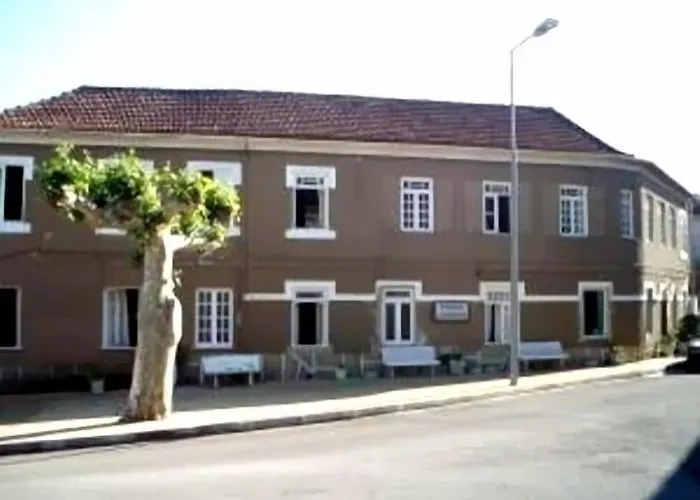 Pensao Lourenco 3* Curia